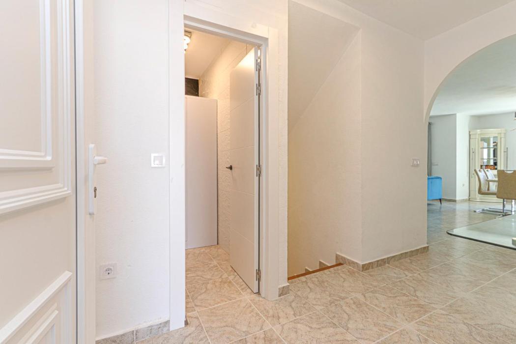 Presidential Suite Villamartin Plaza Av Brisas 67 Alicante Exterior photo